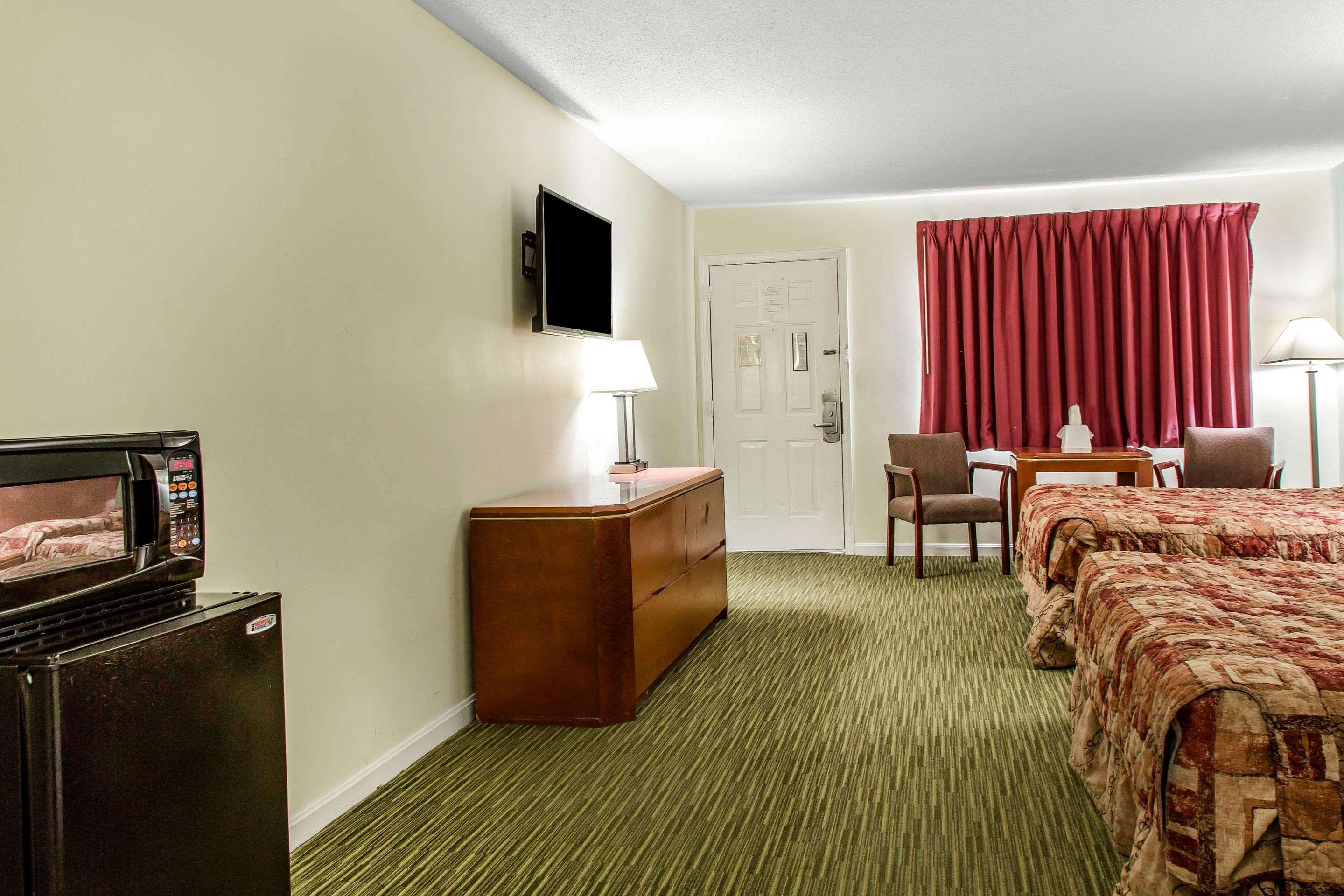 Rodeway Inn Groton Exterior foto